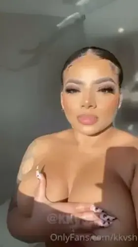 She’s hot asf 💋