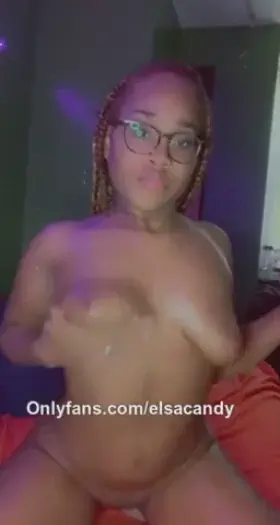 I’m a very freaky and slutty and kinky girl🥰 3 day FREE trial to my OF down below🧡 TOP 6% 🩸 come and see why🍒