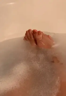 Worship my feet, you deserve it