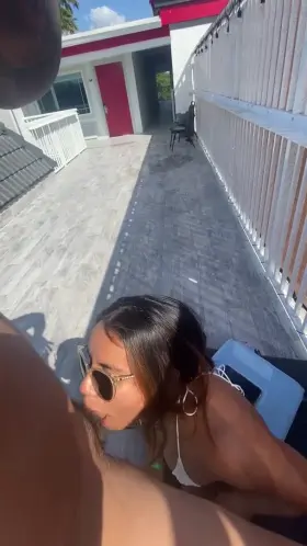 Sucking a cock right outside of my hotel room, I love Florida!