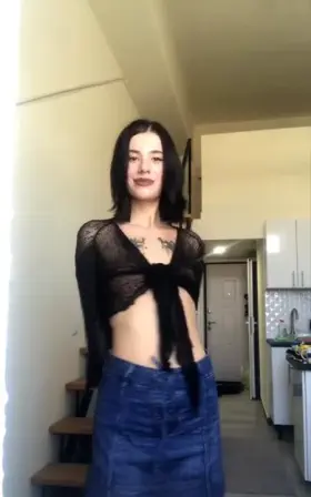 ‎It's nice not to need a bra even when you go for a walk 😅‎