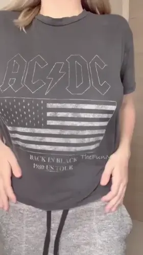 If you were looking for a skinny perfect ig girl… you won’t find it here [mom of 3]