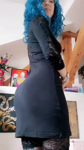 rate my butt or tell me your favorite pizza topping