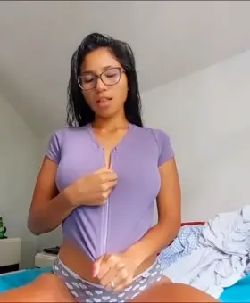 This shirt is definitely too small for my boobs