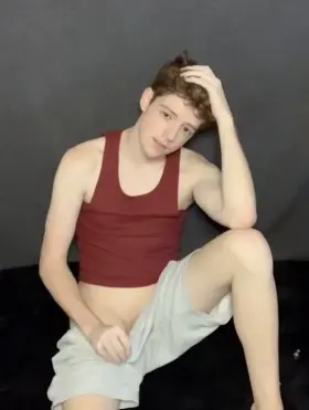 Just a lil slip 😋💕