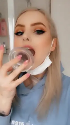 How good girls leave the house