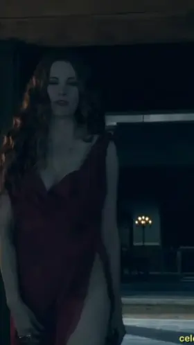 Lucy Lawless (41) BARE ASS plot in 'Spartacus S1E1' (2010)