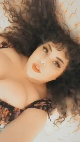 Feeling super cute~ slide up in my DMs why don’t ya?