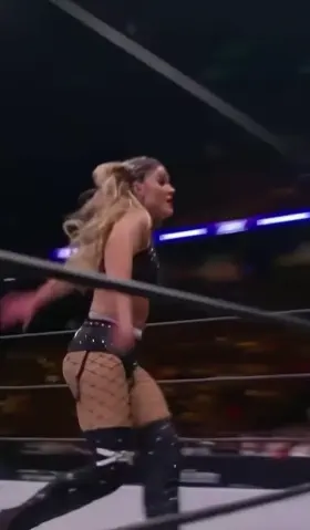 Tay’s fat ass jiggling against the ropes