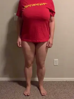 If you’re old enough this may bring back some memories. Best pet of Baywatch was the slow motion runs. 🏃‍♀️ [oc][f]