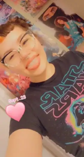 Dropping into the week like ✌️👽(oc)