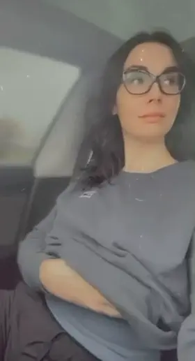 I jizzed to this pretty lady!