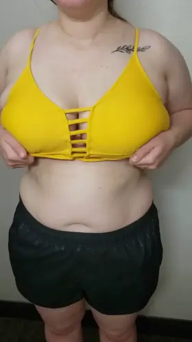 Hard to find a top that holds these in