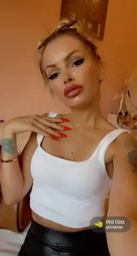 Hey daddy😍 do you know what i could do with my lips?🍆💦