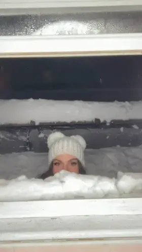 Is a snowy surprise too much for my first post here? 😱❄️