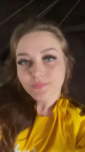 Can I sit on your face with my freshly shaved pussy 😇