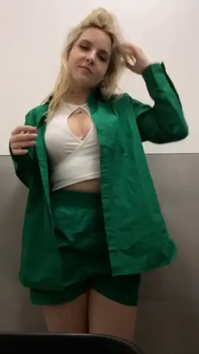 I need someone to undress me since my boyfriend broke up with me