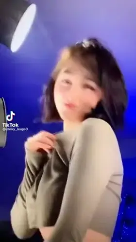 Who is she? (The tiktok @ is a spam account with some more videos of her)
