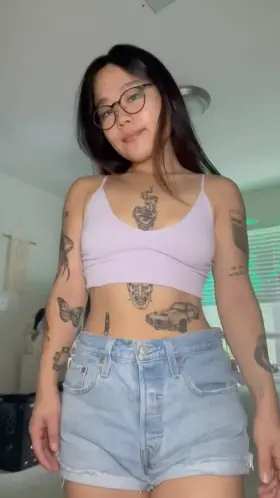 wanna be your fucktoy tonight ;)