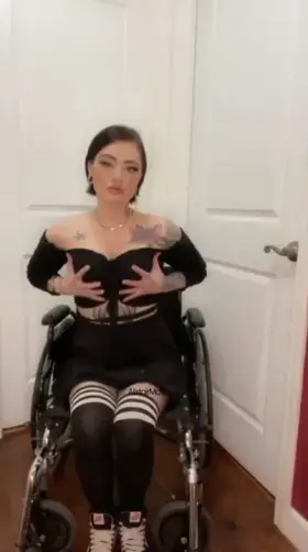 Can a girl in a wheelchair make you hard?🤤