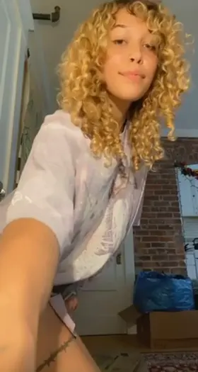 Sleepy and horny kind of morning..