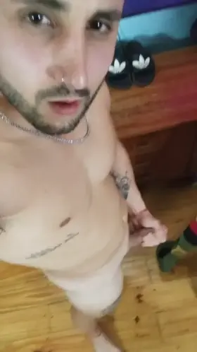 do you want to be in the middle to love? 😘🍆 visit my profile for direct access to all my content🖤