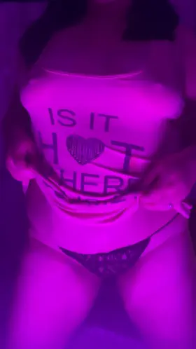 Cum have fun with this mom of 3. 😈💋