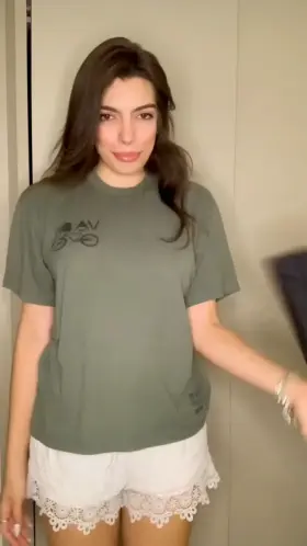 Almost an old lady with my fan👻[ olivya_7080]