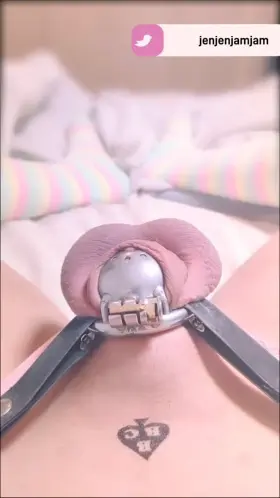 Morning wood in my tiny cage 🥺