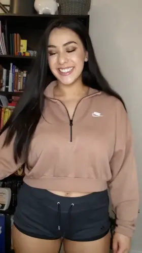 Its a magic show with 🍓bouncy boobies 🔥