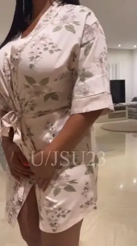 Would you jerk off to my nudes if I sent you some? (F40)