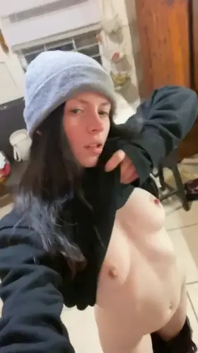 I would fuck everyone who likes my petite body 👿👻 alisaruine