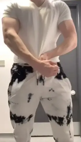 I’m your personal trainer and I say it’s throat day again so get on your knees 😈