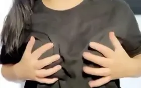 Showing off my perky tits 😍