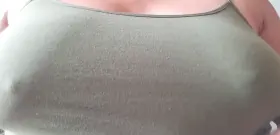 My nipplles love being played with! Pulled, pinched, bitten, sucked! 🥰 How would you play with them?? (OC Titty Drop)