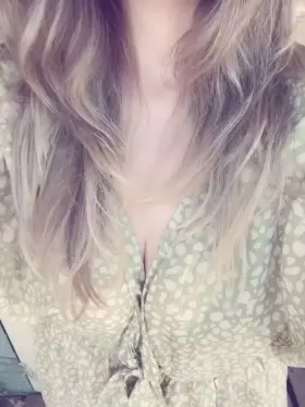 Do you wish this British girl was your neighbour so you could watch me get my tits out?