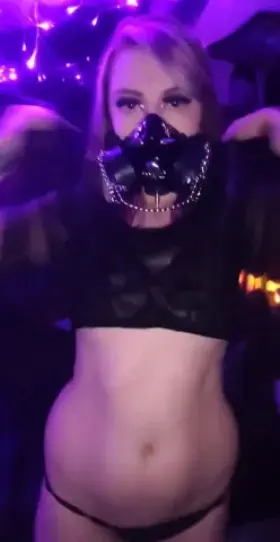 Chokeeeee meee like you hate me, but you love me ✨💕