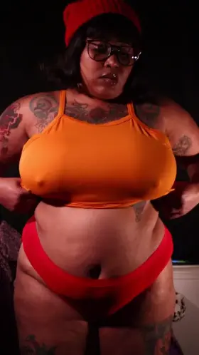 My first drop here!!! do yall like thick bitches here? [OC] 😊😊😊