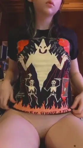 Hope you enjoy this lil goth drop 🖤