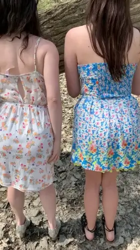 We love showing off our plugs and panties on this trail 😋