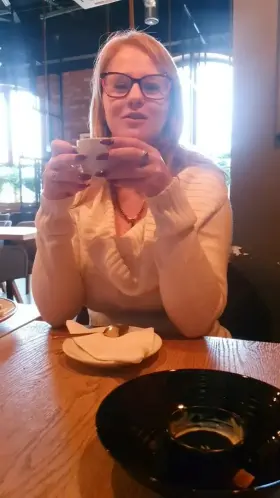 They didn't want to sell me alcohol, so I had to show them in front of the cameras that I really am of age.... heh... And could you expect them to be this size?