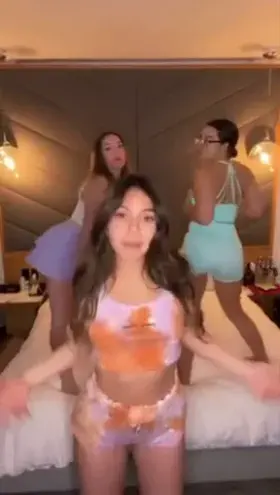 [All Over 18] Me and my friends are some bad bitches😜