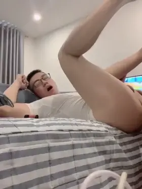 Needed some poppers to unlock his hole 😭🤣