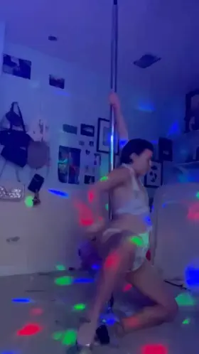 Like boys who dance? 🖤🖤