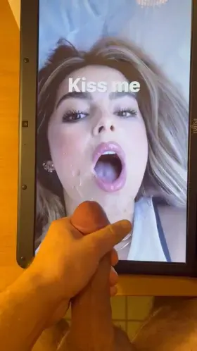 Addison Rae drenched!!