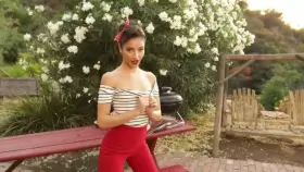 HollyRandall - Emily Willis - Retro Picnic