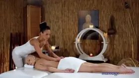 Erotic pussy fisting and face sitting sexual orgasms