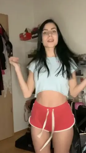 I am looking for a redditor who squirts on my ass