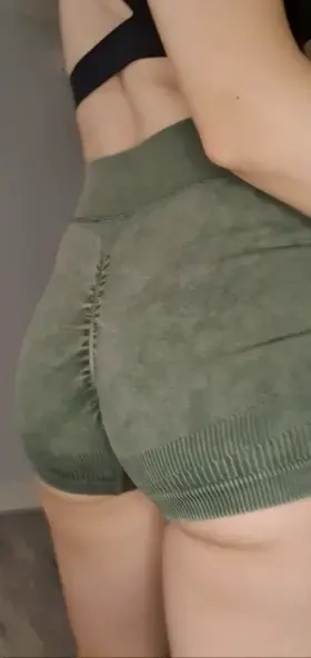 Would you get distracted if you saw me at your gym?