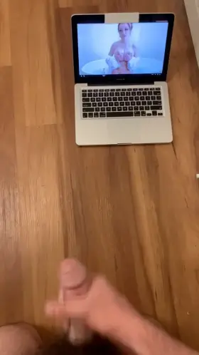 Always explode like this when I see huge tits 👀💦